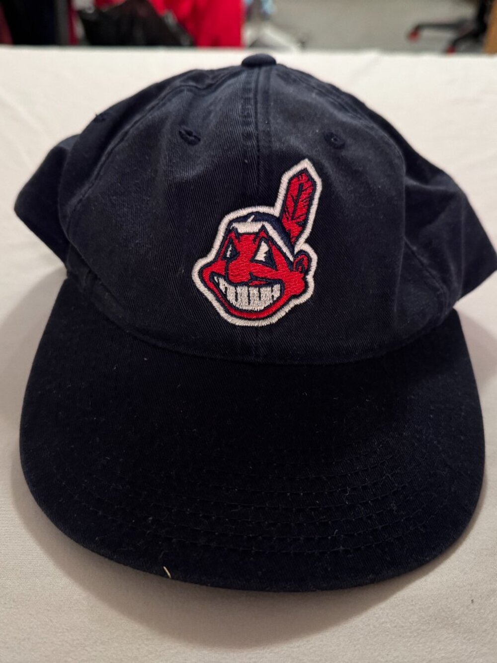 Hat Indians one size fits all, Nice Cleveland Indians vintage baseball cap. Nice